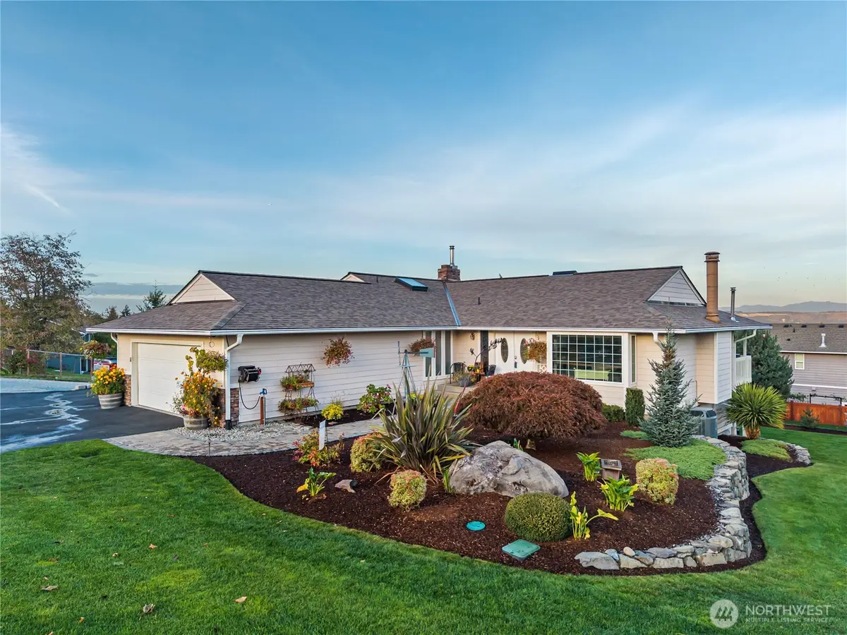 8203 Woodland Avenue E, Puyallup, WA 98371 - #1
