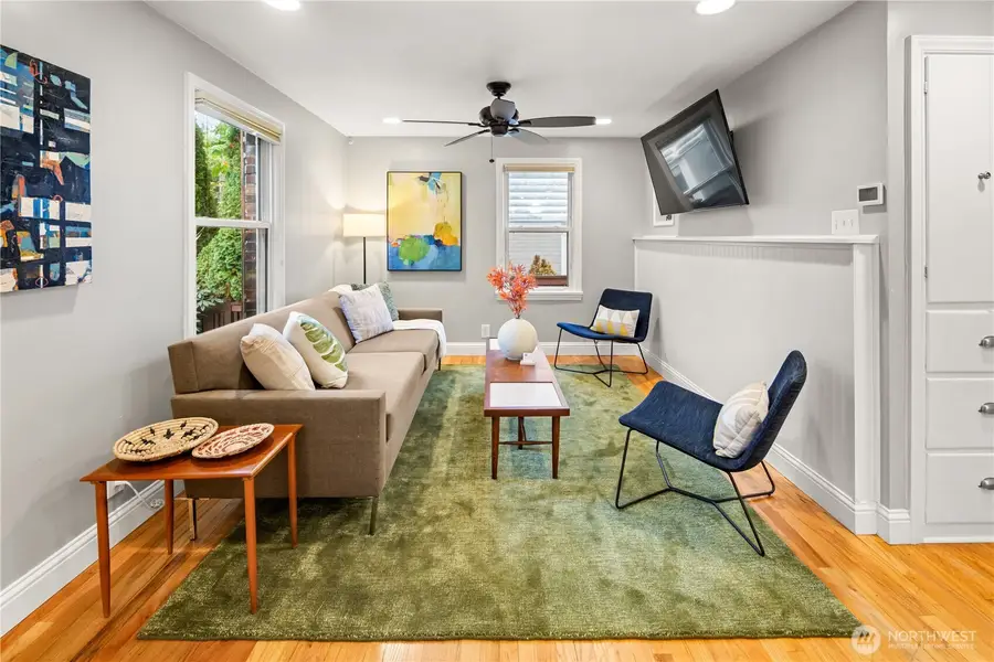 3825 33rd Avenue W, Seattle, WA 98199 - #2