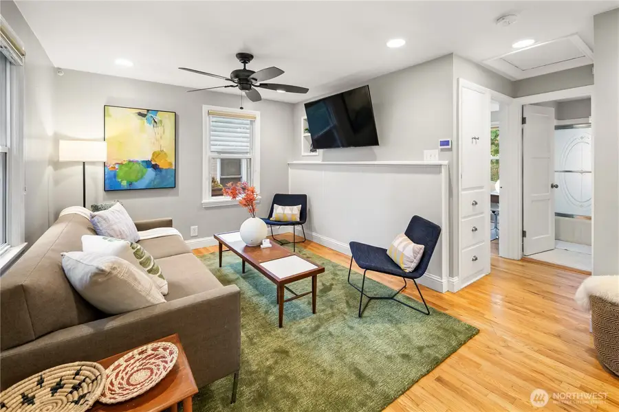 3825 33rd Avenue W, Seattle, WA 98199 - #3