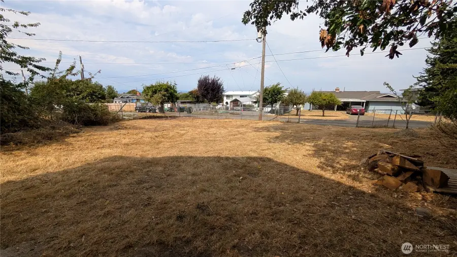 1811 W 5th Street, Port Angeles, WA 98363 - #2