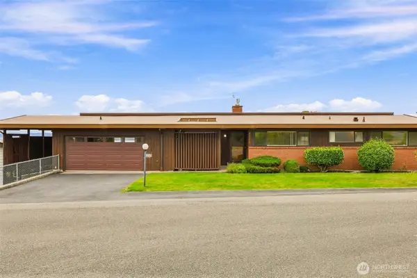 22545 10th Avenue S, Des Moines, WA 98198