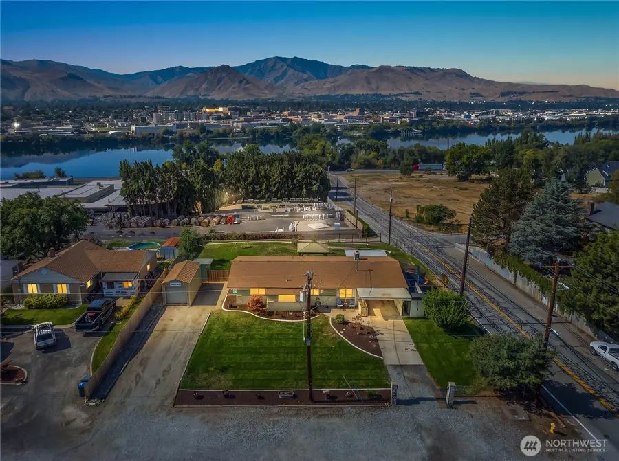 1226 N Ashland Avenue, East Wenatchee, WA 98802 - #2