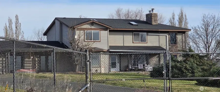 8601 Scenic Drive, Yakima, WA 98908 - #3