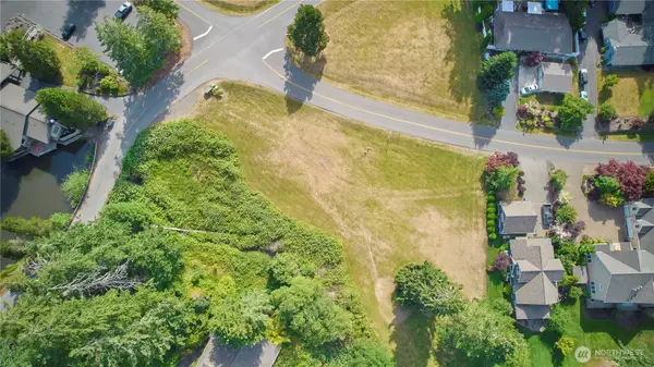 40 E Lakeshore Drive #Lots  16 & 17, Allyn, WA 98524