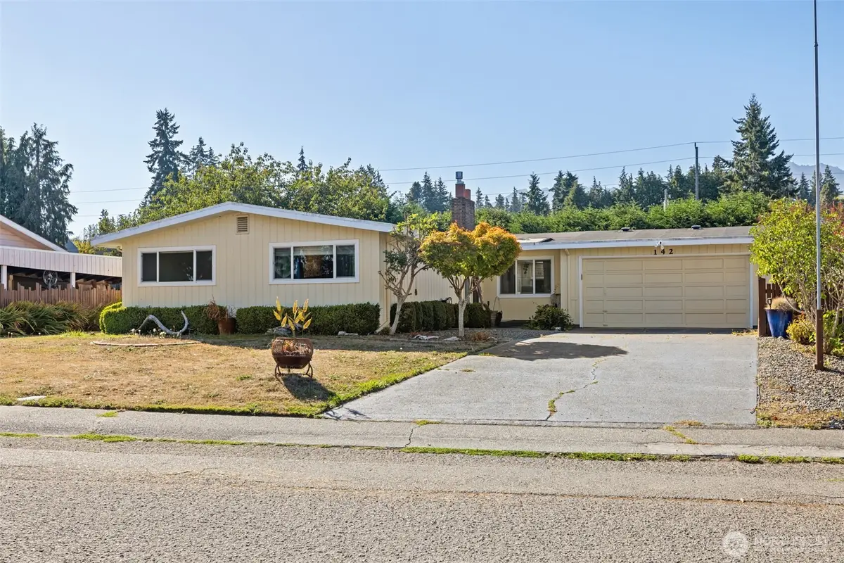 142 W Columbus Avenue, Port Angeles, WA 98362 - #1