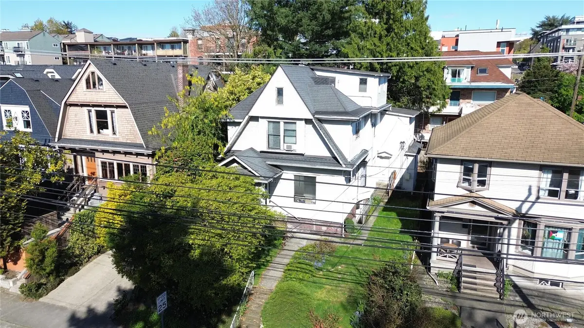 206 12th Avenue E, Seattle, WA 98102 - #1