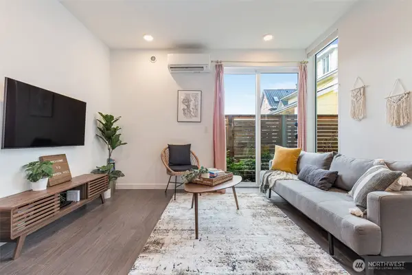 1112 13th Avenue #E, Seattle, WA 98122