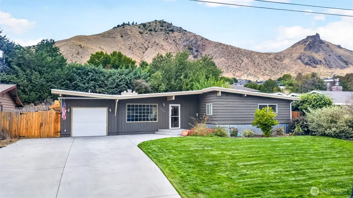 800 Grandview Avenue, Wenatchee, WA 98801 - #1