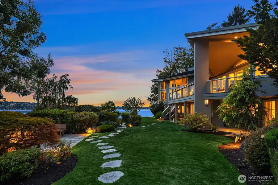 8493 W Mercer Way, Mercer Island, WA 98040 - #2