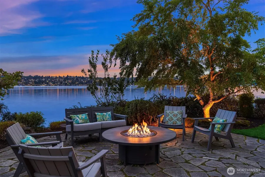 8493 W Mercer Way, Mercer Island, WA 98040 - #3