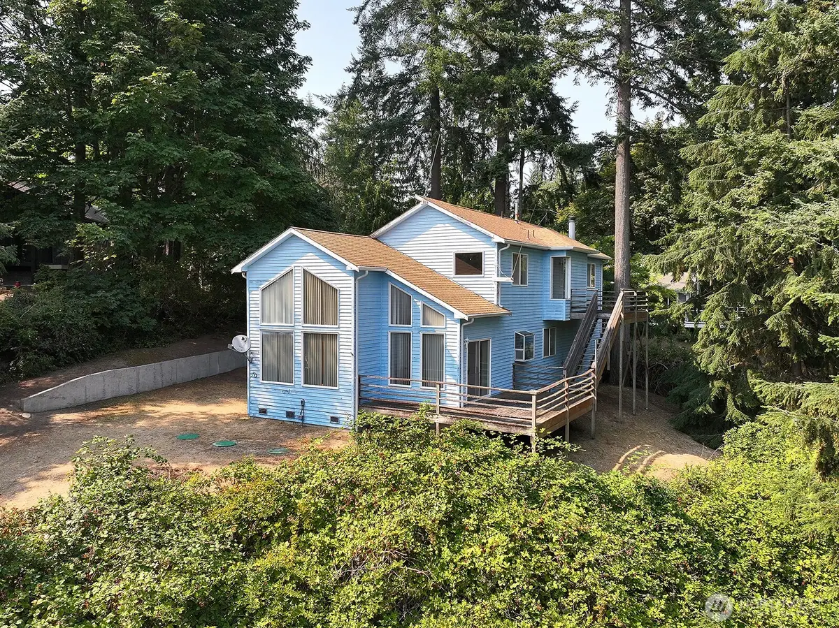 8057 Island Court, Clinton, WA 98236 - #1