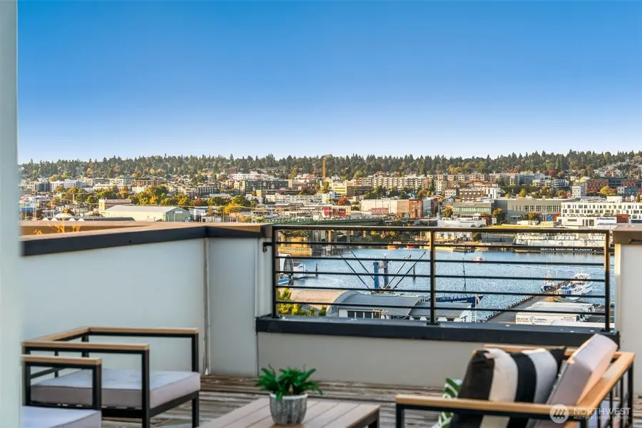 1208 W Emerson Street, Seattle, WA 98119 - #2