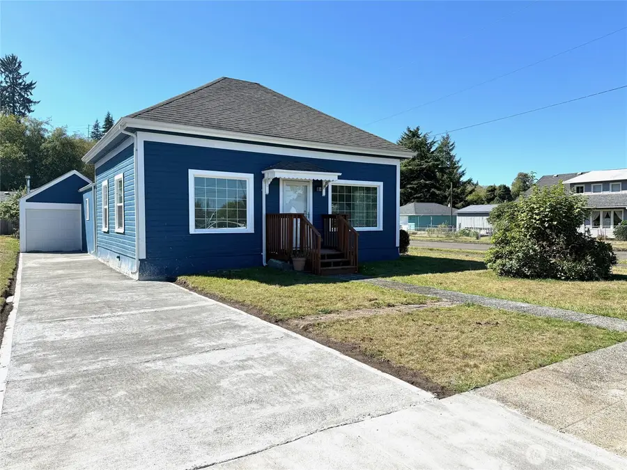 1304 5th Street, Cosmopolis, WA 98537 - #2