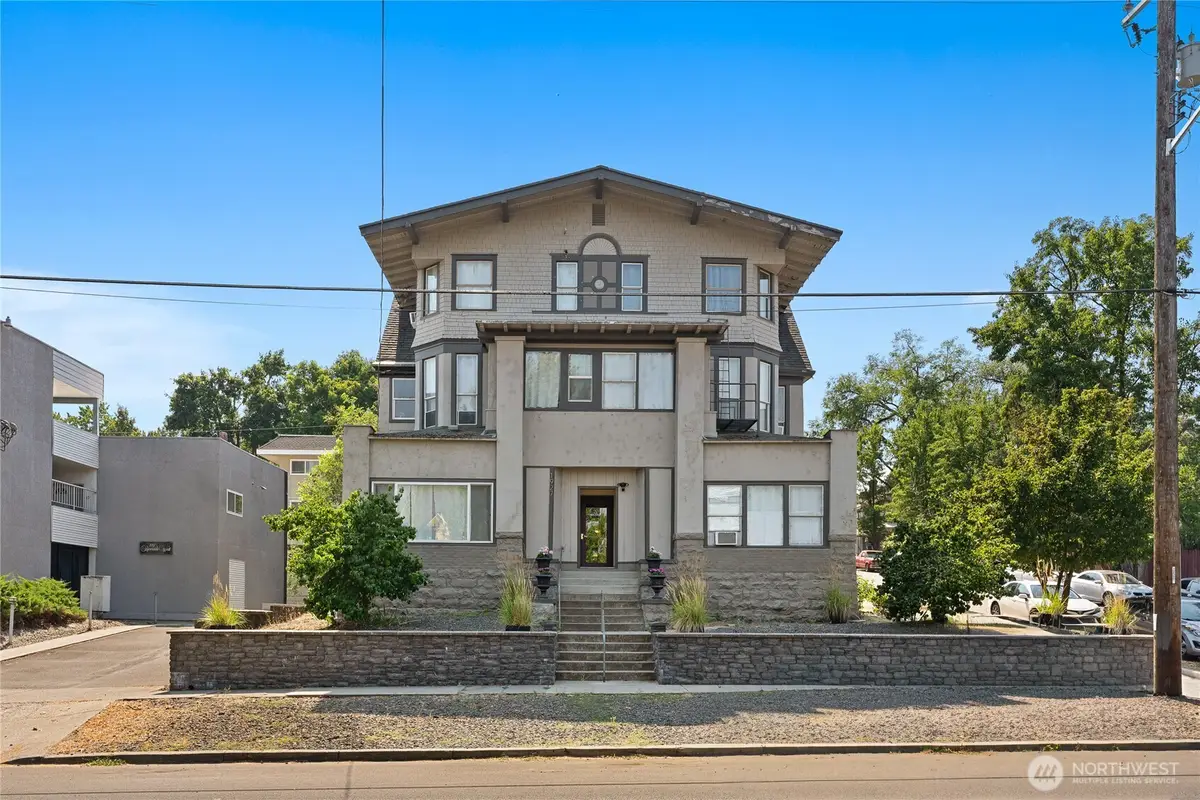 1927 W Riverside Avenue, Spokane, WA 99201 - #1