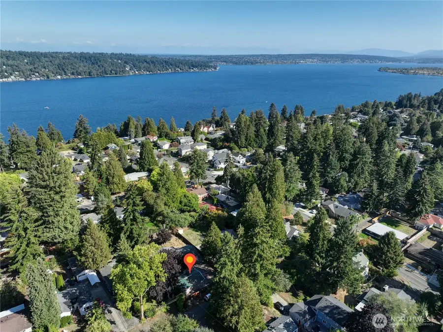 11024 Bartlett Avenue Ne, Seattle, WA 98125 - #3