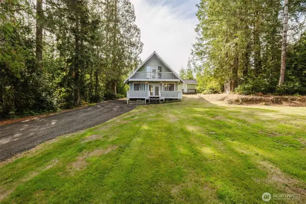 90 E Snow Cap Drive, Belfair, WA 98528