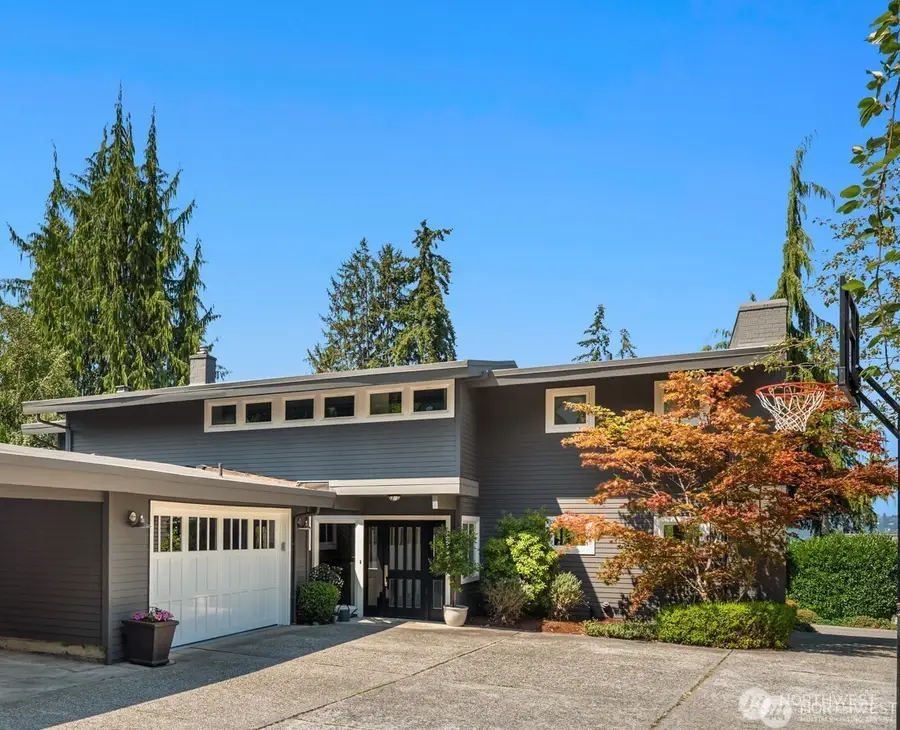 4600 92nd Avenue Ne, Yarrow Point, WA 98004 - #2