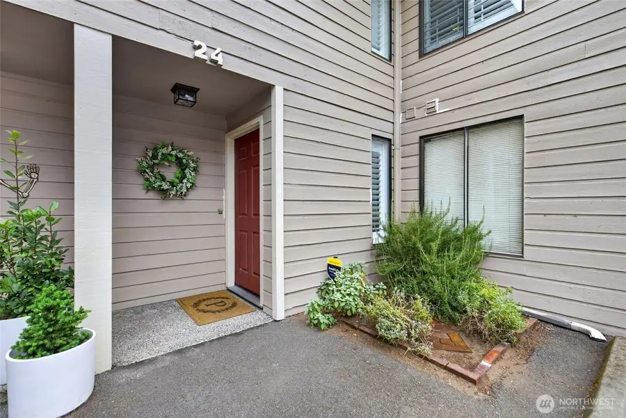 1555 Union Avenue Ne #24E, Renton, WA 98059 - #3