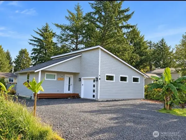 146 N Port Loop Nw, Ocean Shores, WA 98569
