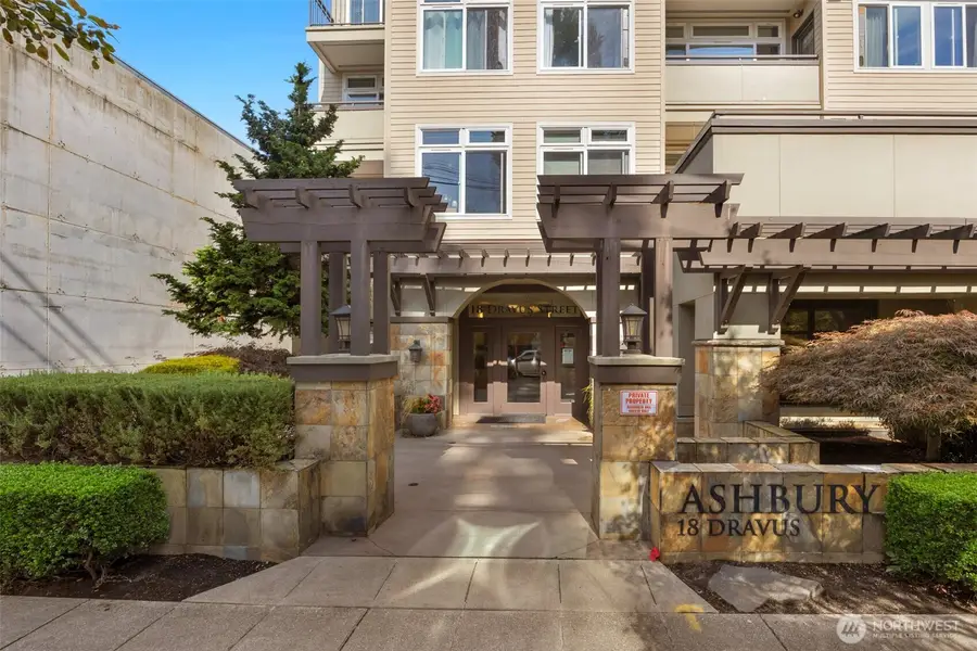18 Dravus Street #210, Seattle, WA 98109 - #2