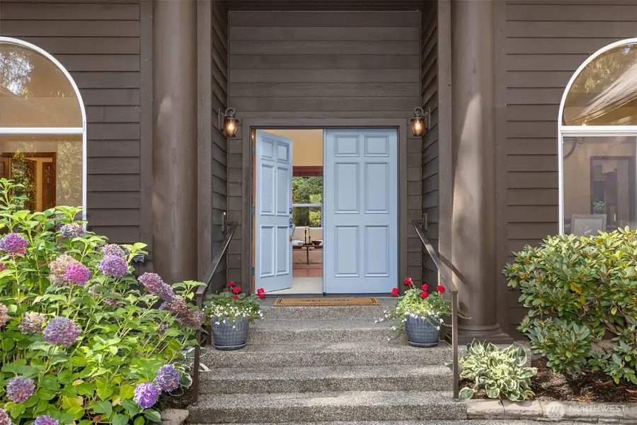 8387 NE Sumanee Place, Bainbridge Island, WA 98110 - #2