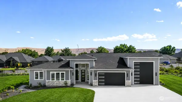 9316 Golden Drive, Yakima, WA 98903