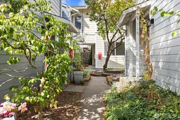 116 17th Avenue #D, Seattle, WA 98122