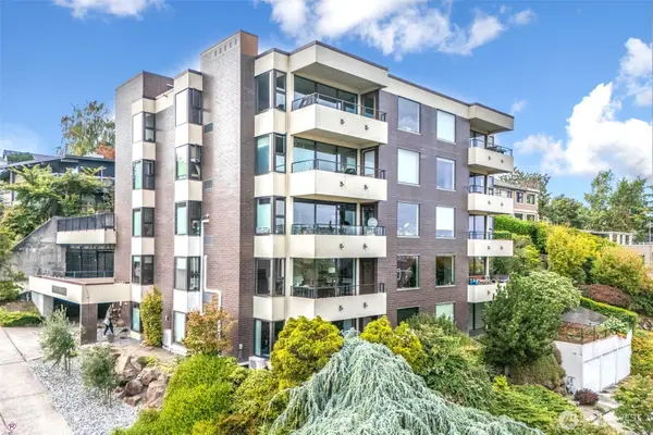 1605 5th Avenue N #102, Seattle, WA 98109