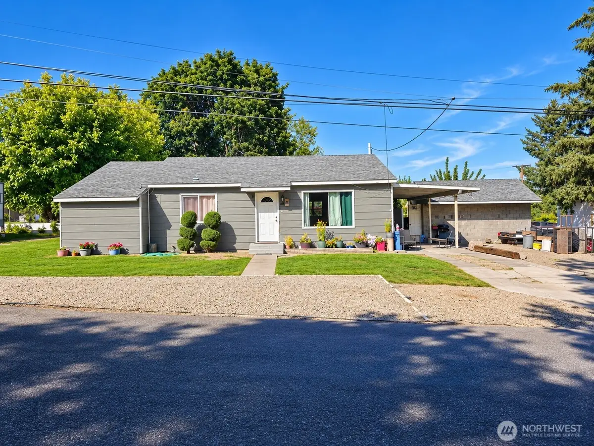 120 Olive, Sunnyside, WA 98944 - #1