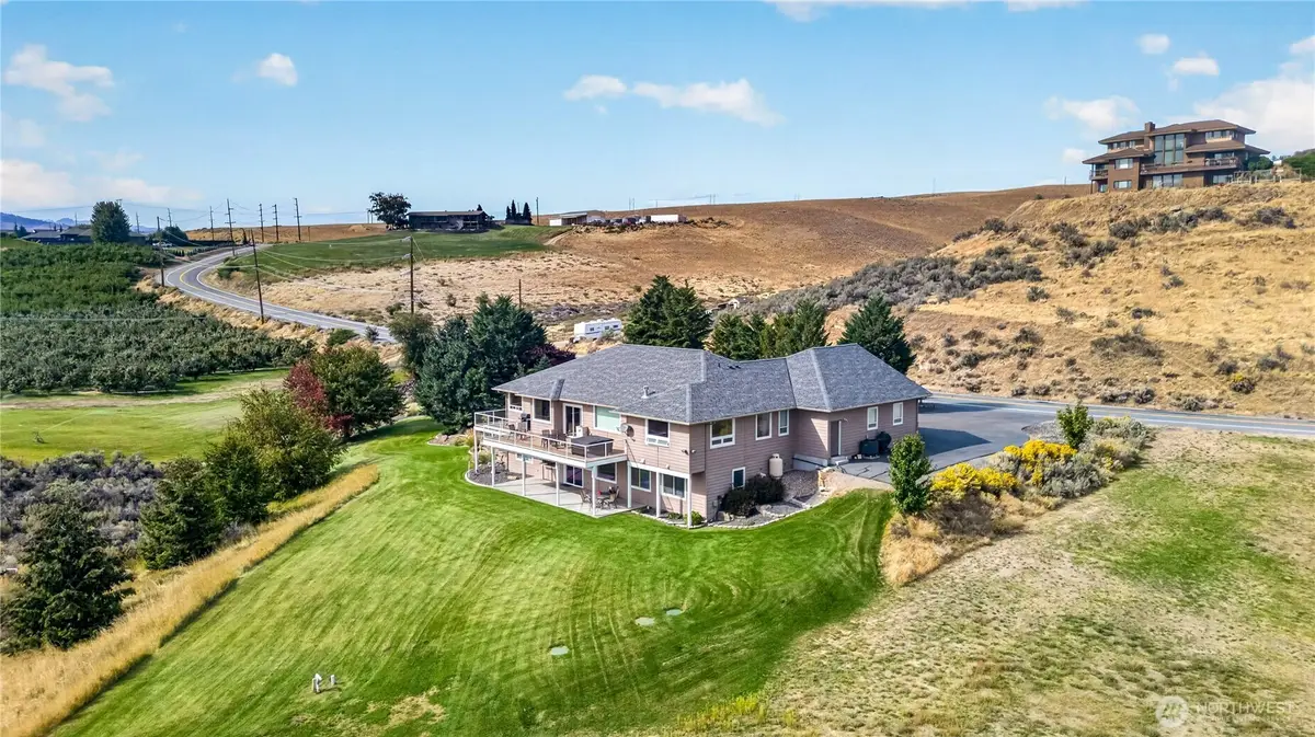 2350 10th Street Ne, East Wenatchee, WA 98802 - #1