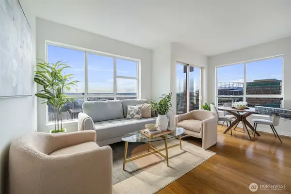 668 S Lane Street #704, Seattle, WA 98104