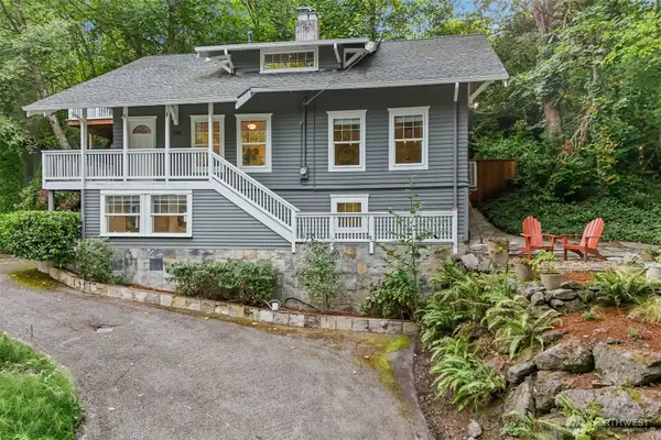 2106 Fairmount Avenue Sw, Seattle, WA 98126