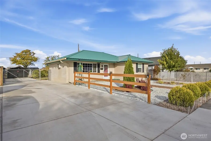 1442 W Lee Street, Moses Lake, WA 98837 - #2