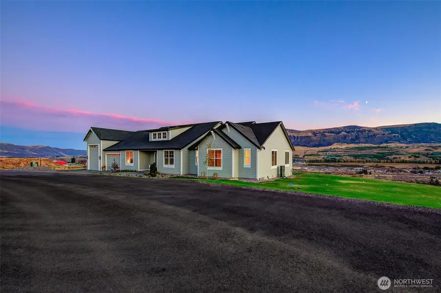 114 S Valiant Drive, East Wenatchee, WA 98802 - #2