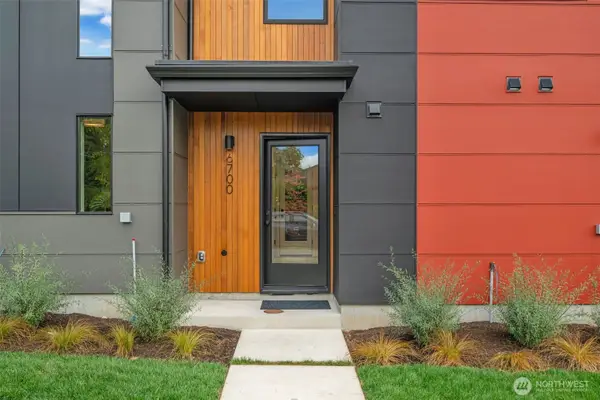 6700 52nd Avenue S, Seattle, WA 98118