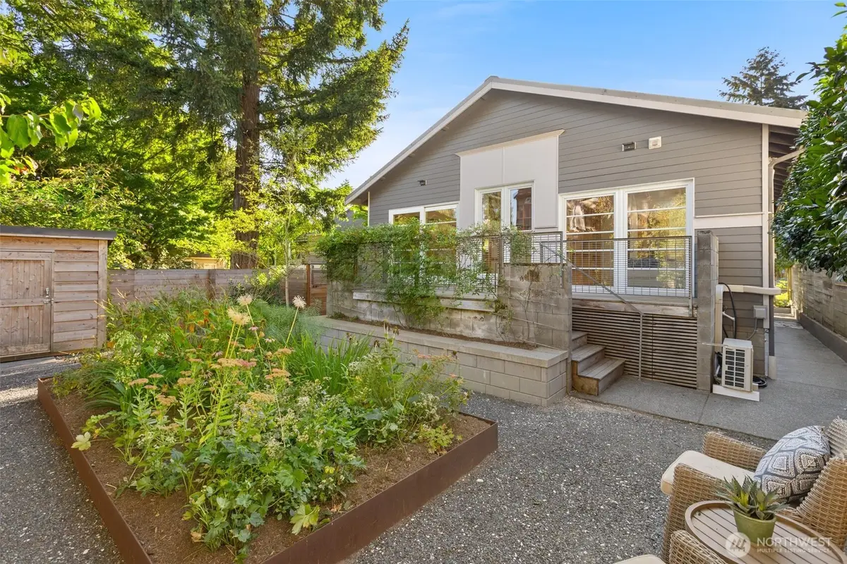 5760 25th Avenue Ne, Seattle, WA 98105 - #1