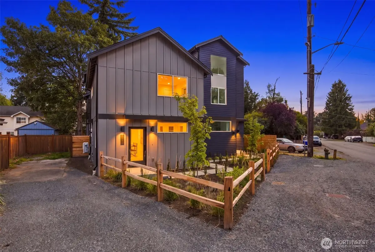 12038 Hiram Place Ne, Seattle, WA 98125 - #1