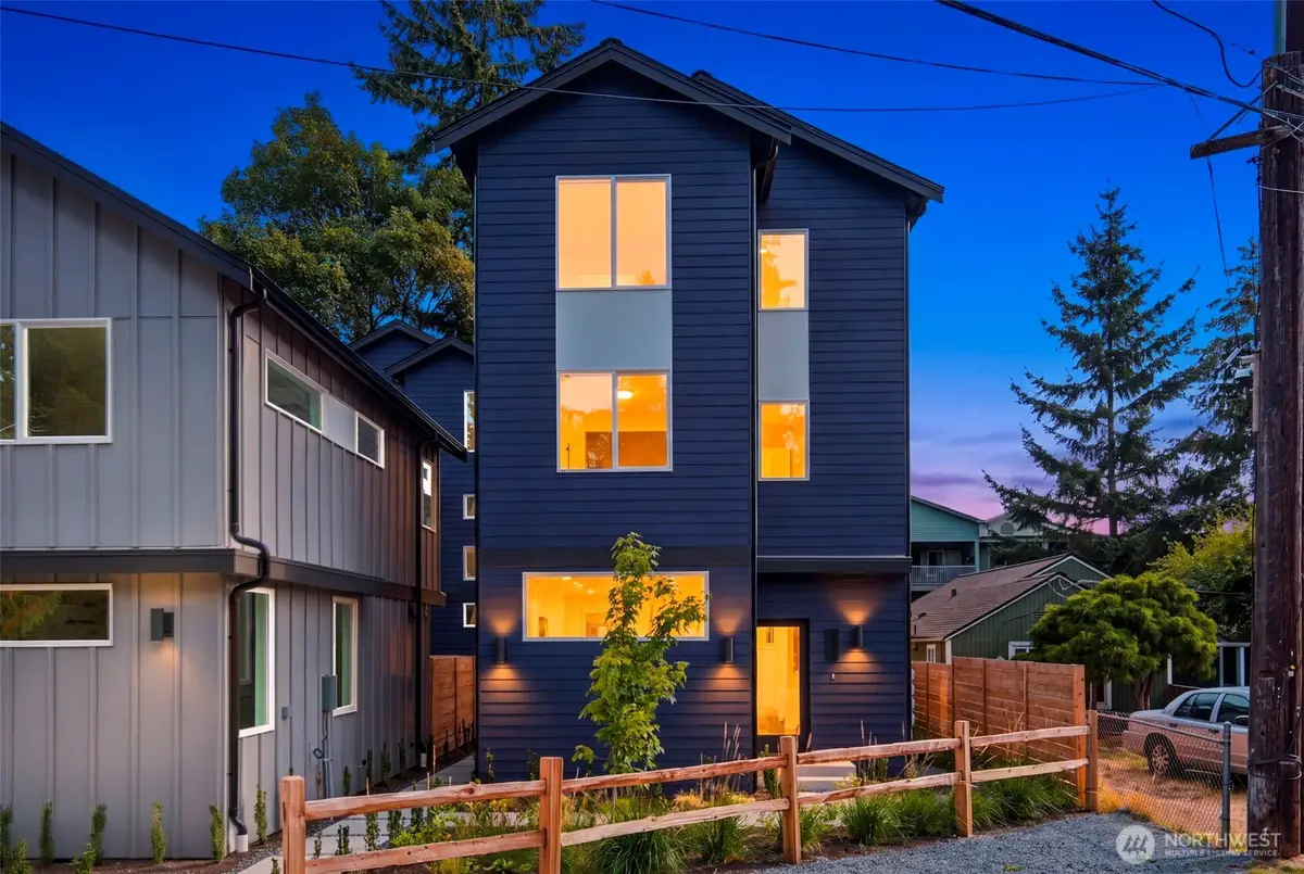 12032 Hiram Place Ne, Seattle, WA 98125 - #1