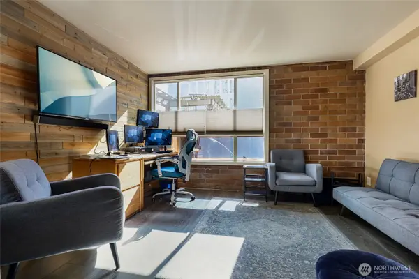 905 Cherry Street #102, Seattle, WA 98104