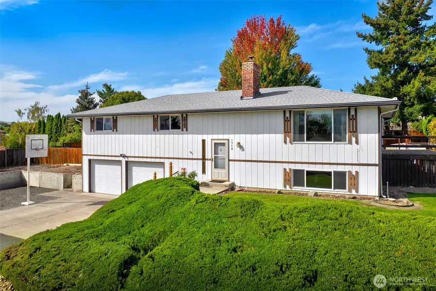 1710 S 73rd Avenue, Yakima, WA 98908 - #2