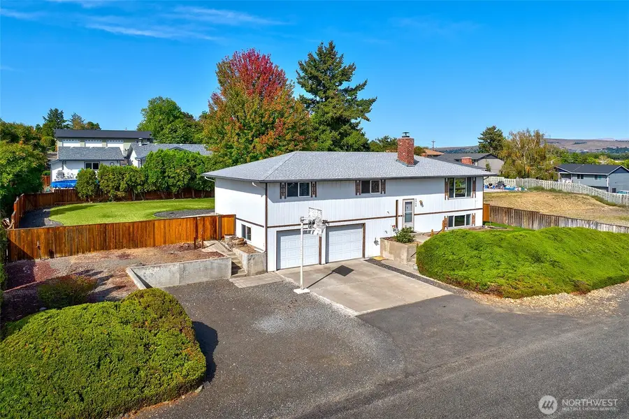 1710 S 73rd Avenue, Yakima, WA 98908 - #3