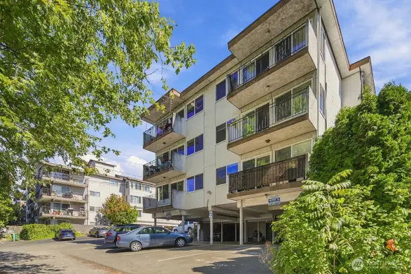 11255 Greenwood Avenue N, Seattle, WA 98133
