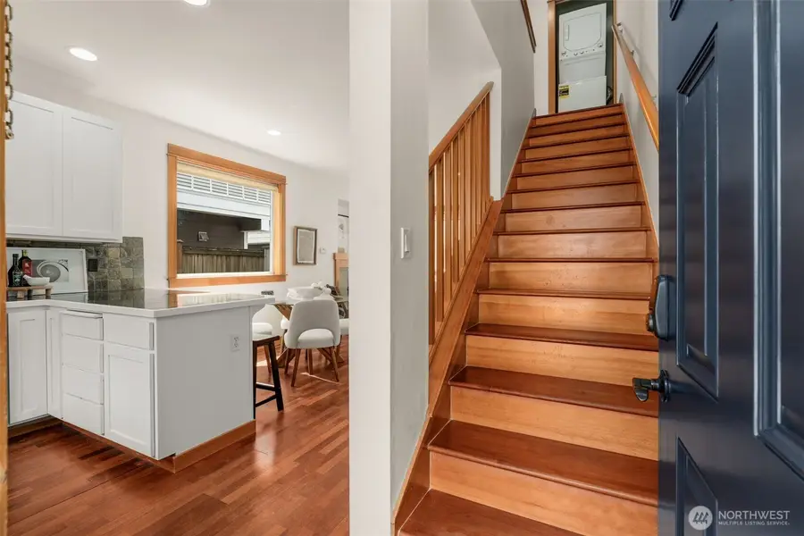 9121 23rd Avenue Ne, Seattle, WA 98115 - #3
