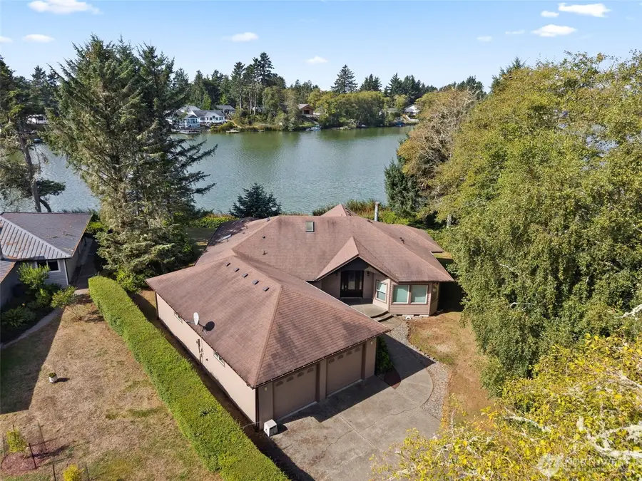 748 Kingfisher Court Se, Ocean Shores, WA 98569 - #3