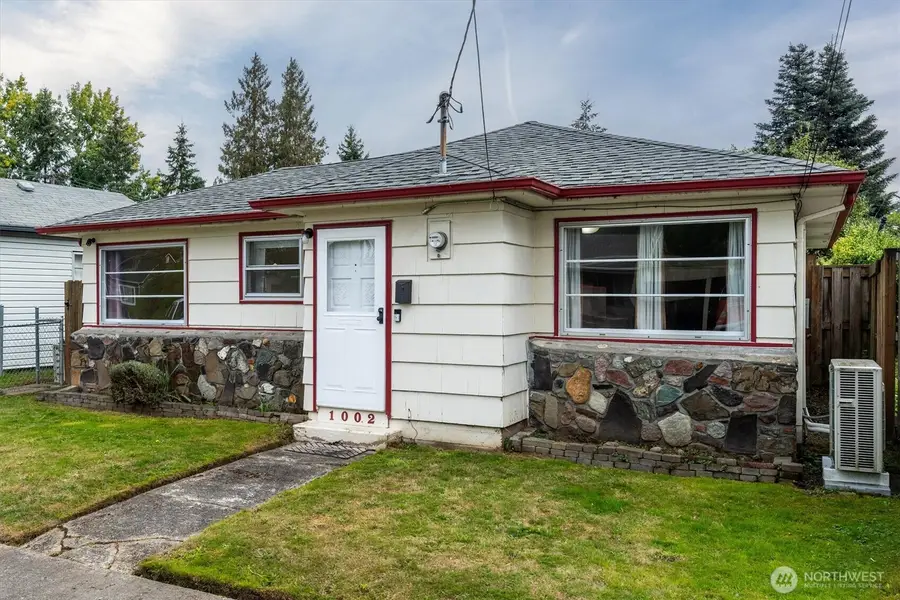 1002 N 10th Avenue, Kelso, WA 98626 - #2