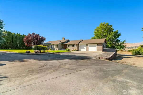 3820 NW Cascade Avenue, East Wenatchee, WA 98802