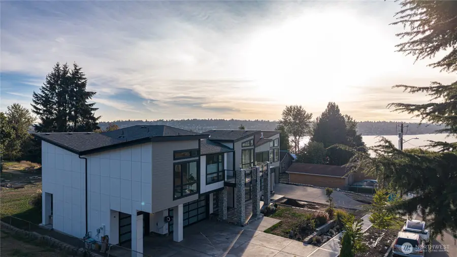 1417 N 24th St, Renton, WA 98056 - #2