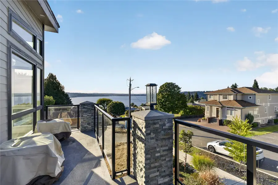 1417 N 24th St, Renton, WA 98056 - #3