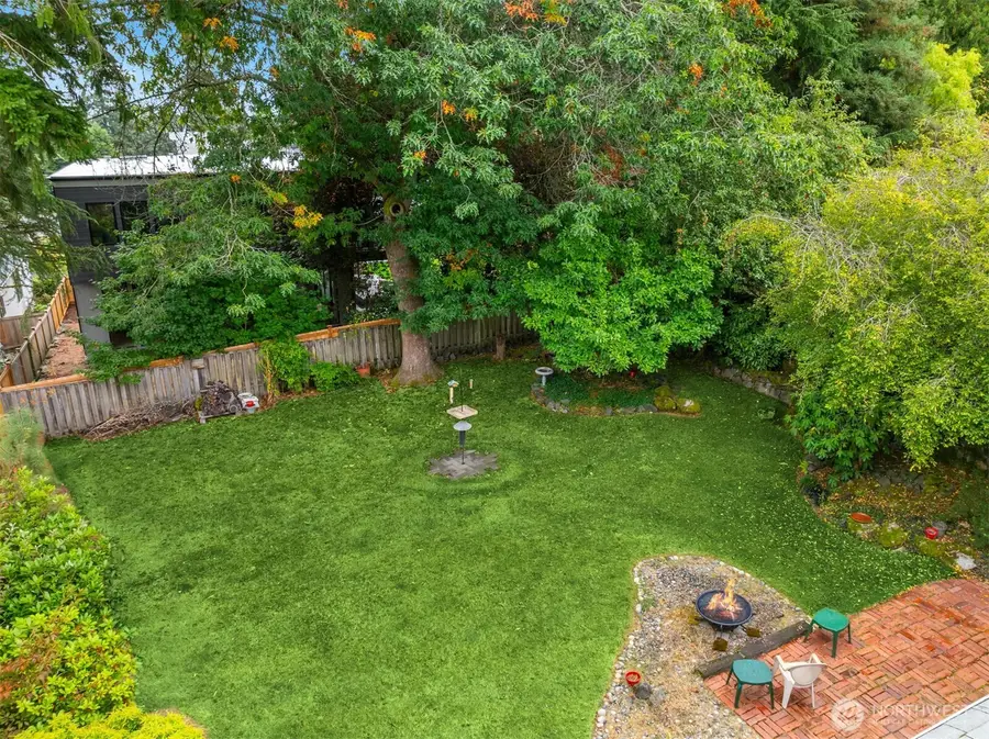 1652 104th Avenue Se, Bellevue, WA 98004 - #3