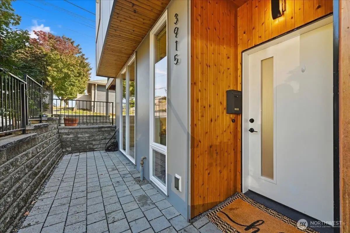 3915 SW Genesee Street, Seattle, WA 98116 - #1